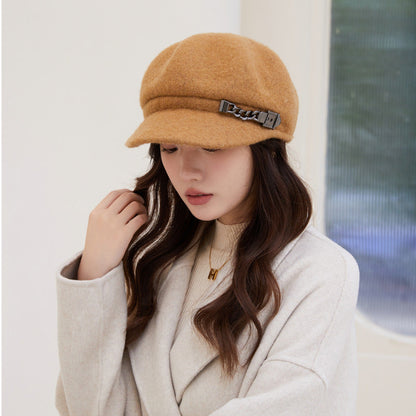 Stylish Soft Fuzzy Newsboy Cap With Metal Chain